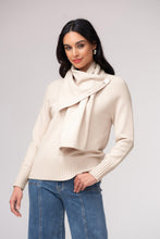 Charger l'image dans la galerie, Elena Wang - Chandail/Foulard - Sand - 37022
