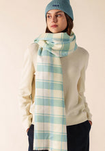 Charger l'image dans la galerie, St-James - Foulard - Doux Relief - 4271 -
