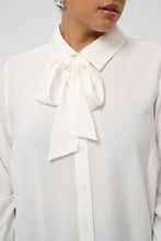 Charger l'image dans la galerie, Kaffe - Blouse - Chalk - 10584359
