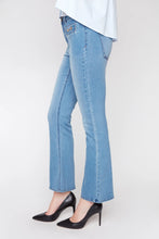 Charger l'image dans la galerie, Renuar - Jeans - Blue Wash - R11066D-E2141
